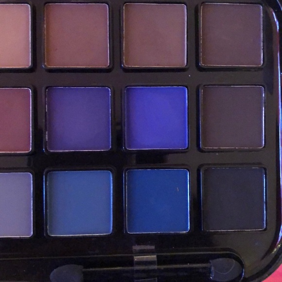 Forever 21 matte eyeshadow palette - Picture 5 of 6